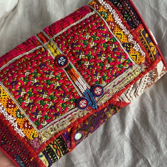 Handmade beaded clutch - Picture 4 of 4